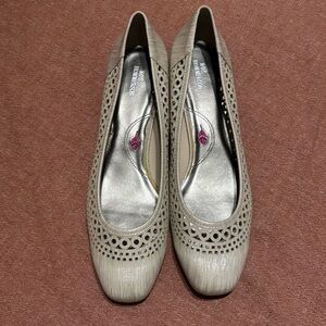 Ros Hommerson Taupe Silver Metallic Stripe Tina Ballet Flats Size 11